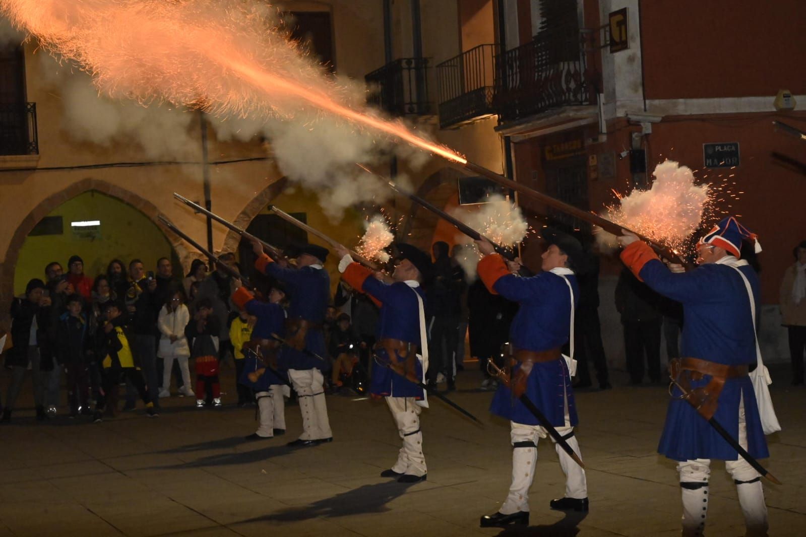 Les millors imatges de la Marxa Cívica pels carrers de Vila-real