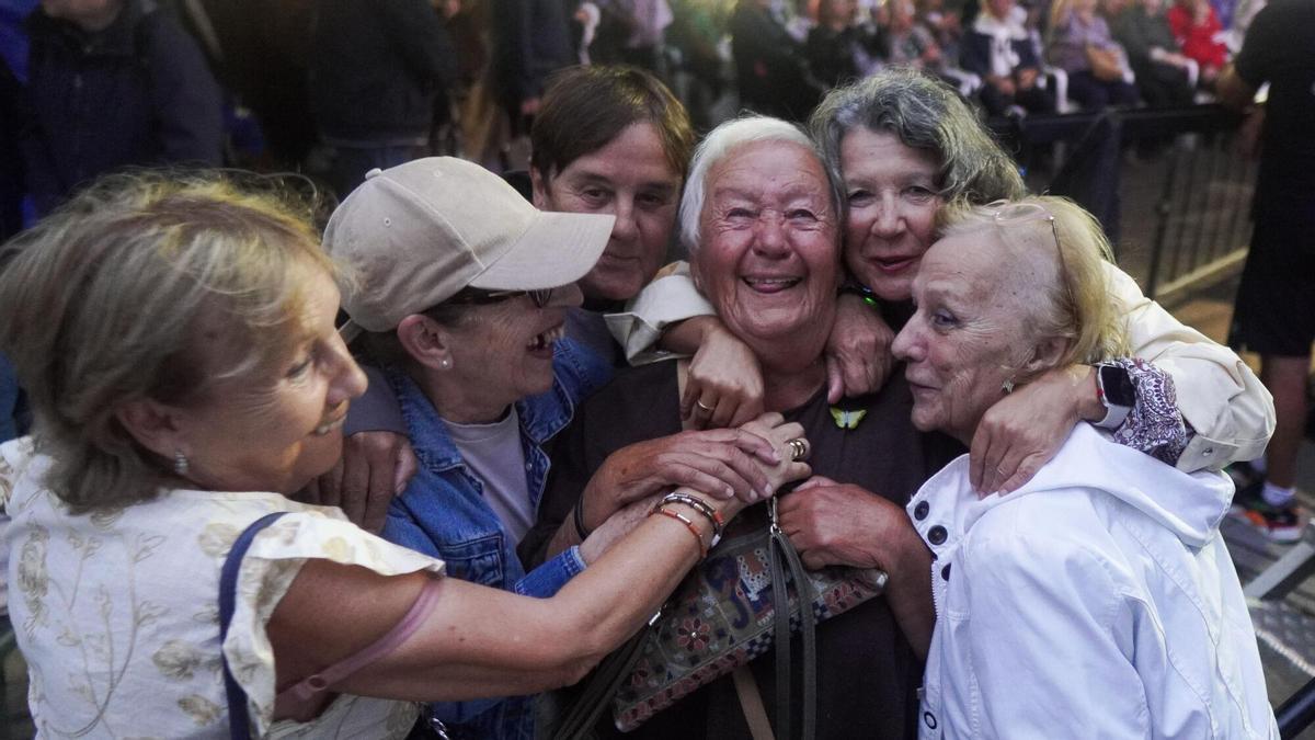Maribel, la 'sirena de O Parrote', al timón de las Fiestas del Rosario de A Coruña: "Que no se vayan de la Ciudad Vieja"