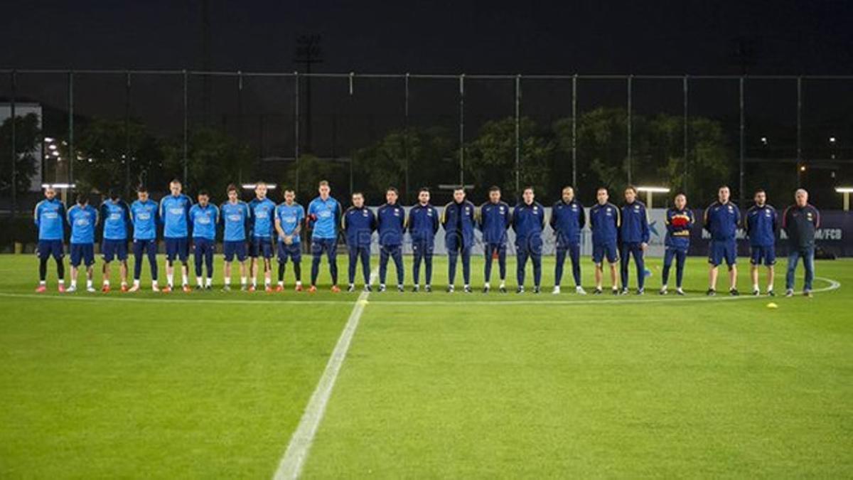 Jugadores y técnicos guardaron un minuto de silencio