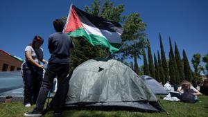 Universitarios madrileños montan una acampada indefinida en la Complutense para exigir el alto al fuego en Gaza