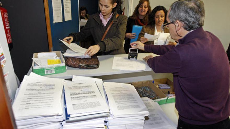 Oficina de registro y reparto de demandas en Vigo el día antes de entrar en el tasazo // Marta G. Brea