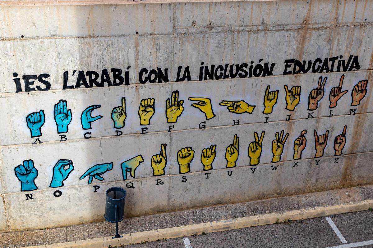 Los primeros psicólogos entran en las aulas de Alicante para combatir problemas como la depresión o el suicidio