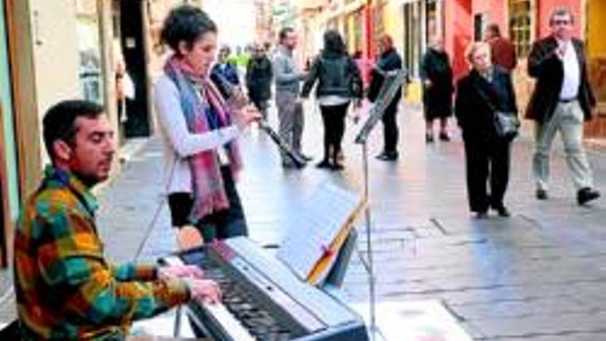 Música a pie de calle para animar las compras