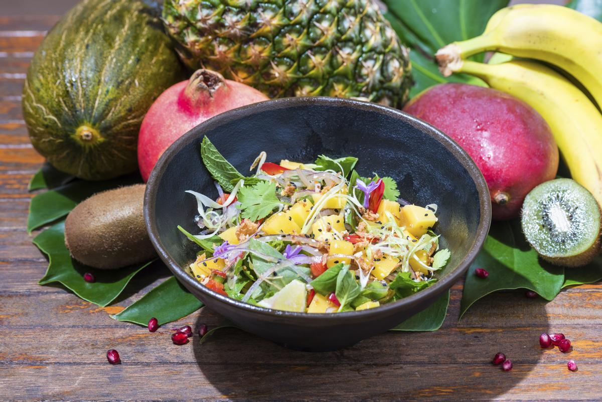 Vive una experiencia gastronómica fresca, de inspiración internacional, de la mano de Manuel Berganza, chef ejecutivo de Azotea Grupo.