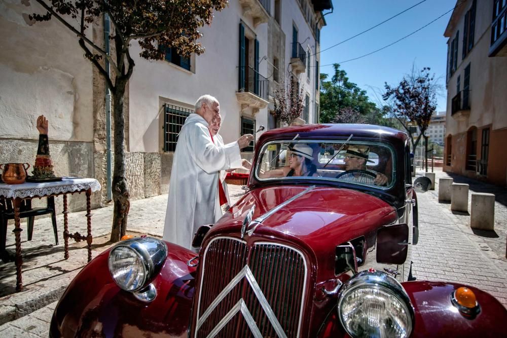 El día de los coches benditos