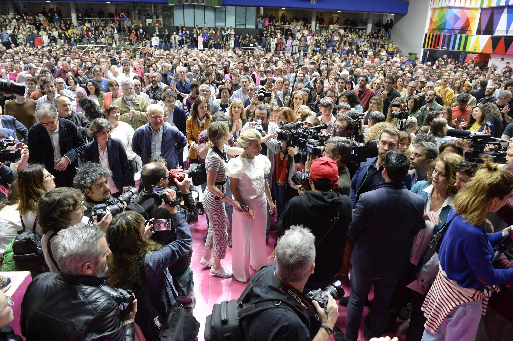 Unas 3.000 personas arropan a Díaz en el lanzamiento de su candidatura