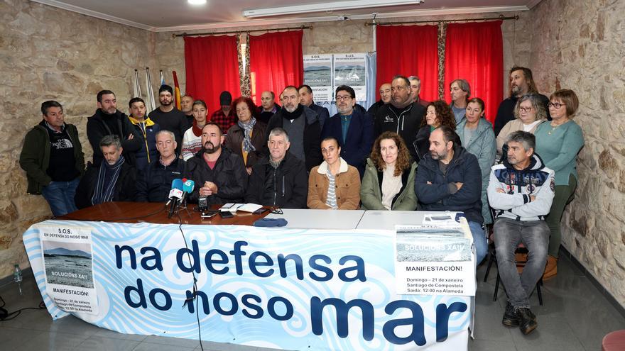 Un centenar de colectivos maniféstanse este domingo en Santiago para &quot;defender o futuro do mar&quot;