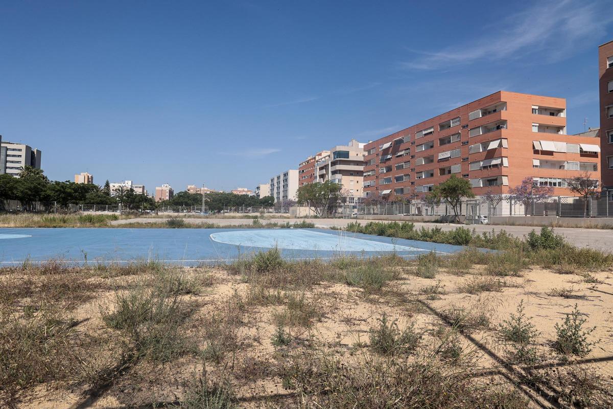 La parcela donde se ubicará el nuevo colegio en barracones
