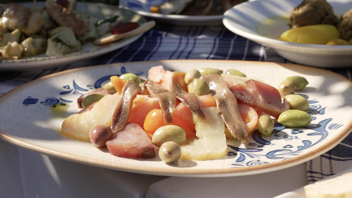 Ensalada típica de salazones de la Vega Baja del Segura.