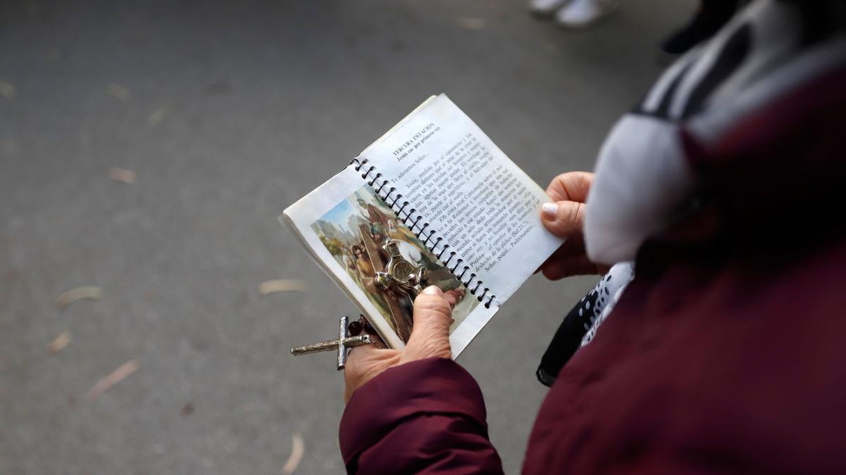 Con motivo de la suspensión de la estación de penitencia, la Ermita del Monte Calvario permanece abierta este Viernes Santo de manera ininterrumpida desde las 10h hasta las 20h.