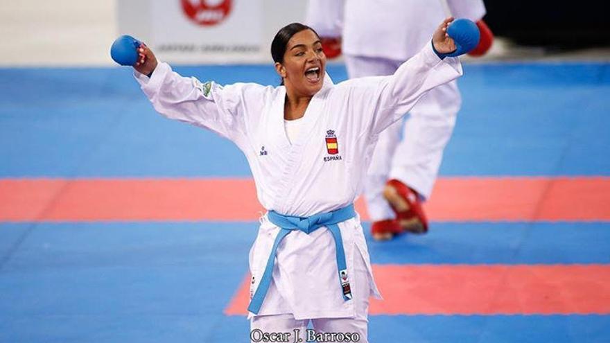 María Torres logró un bronce en su categoría en kumite en la Premier League de Madrid.