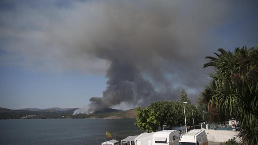 Incendio forestal en Rianxo con más de 20 hectáreas quemadas