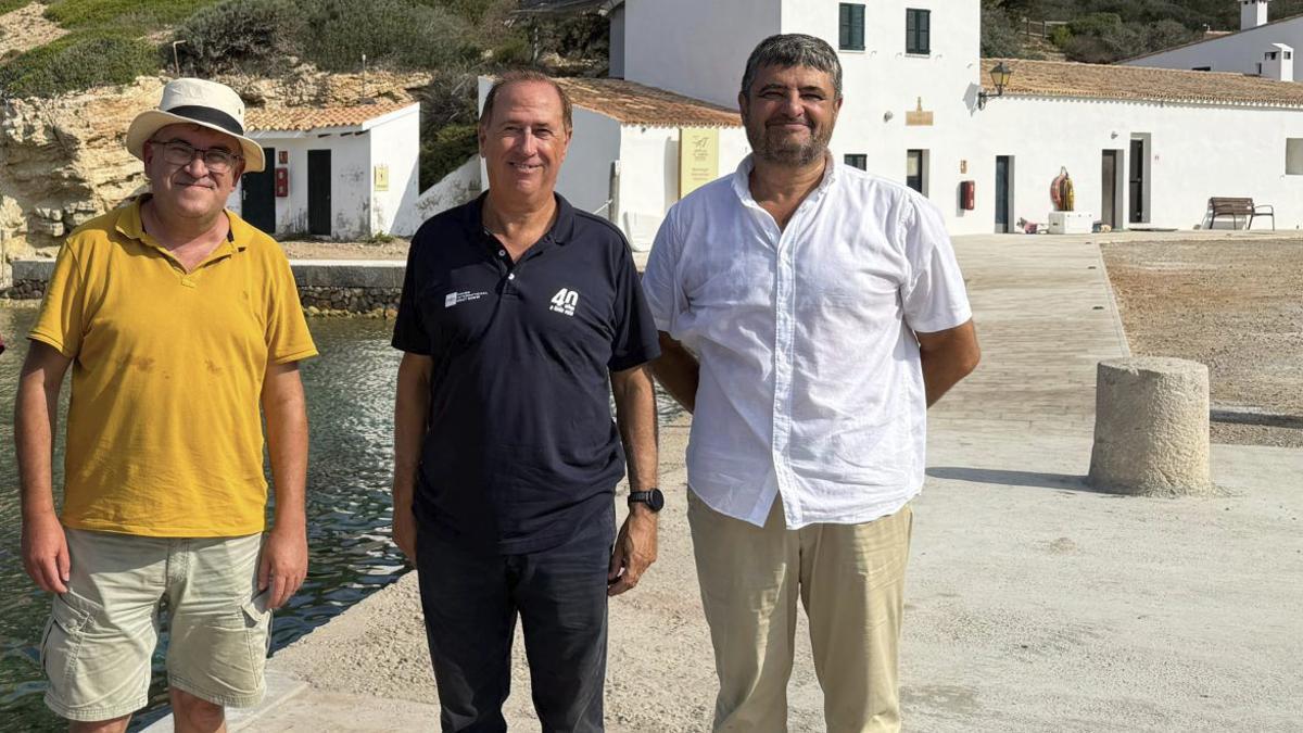 Los consellers Joan Simonet, Juan Manuel Lafuente y Kiko Villalonga, en Cabrera. | CAIB
