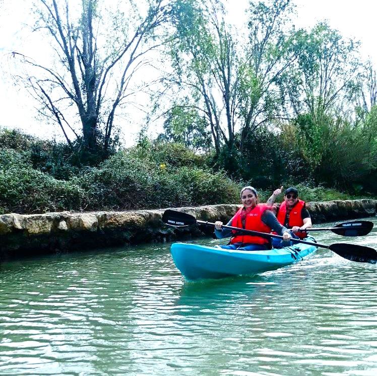 Recorrido por el canal aguas arriba del puerto.