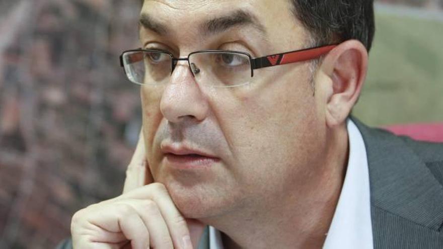 Compromís reclama la comparecencia del conseller en las Corts