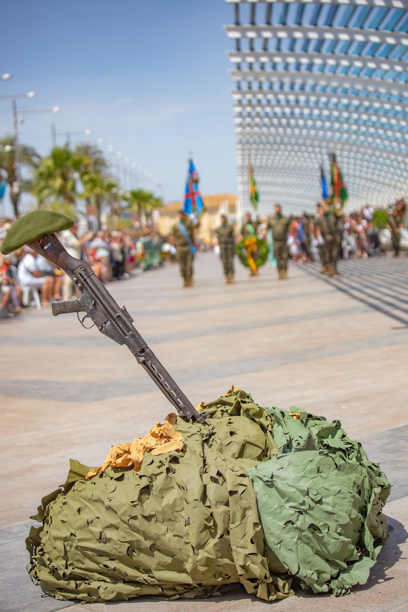 Sol y fidelidad a la bandera en Torrevieja