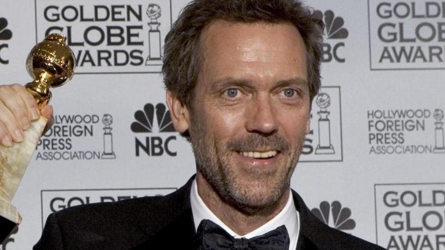 Hugh Laurie bei der Entgegennahme eines Preises.