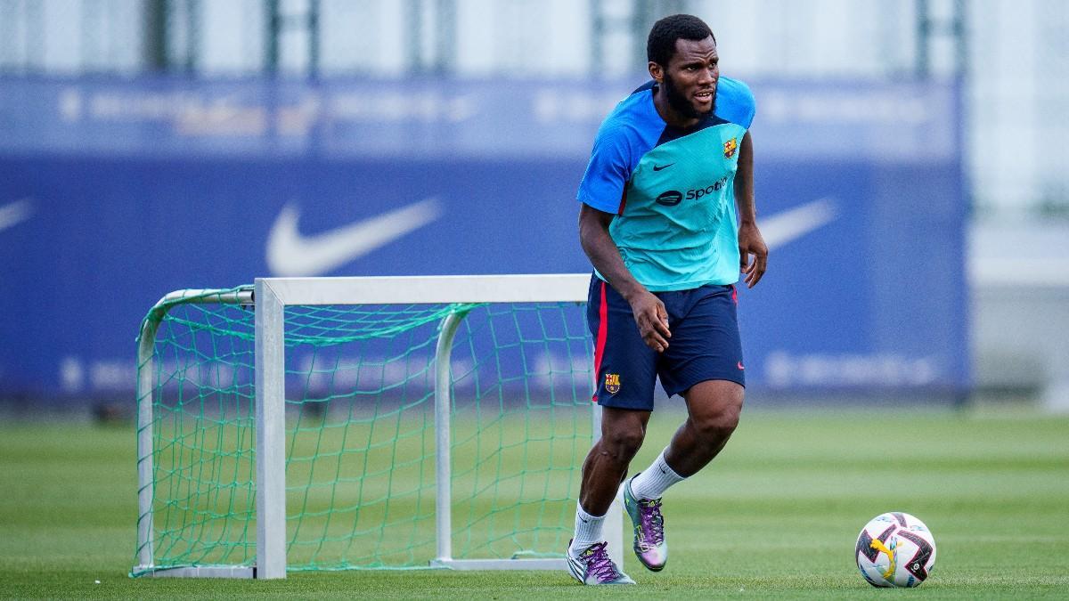 Kessié ya entrena con el Barça