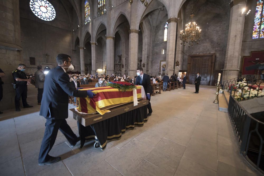 El funeral de Juli Sanclimens, en imatges