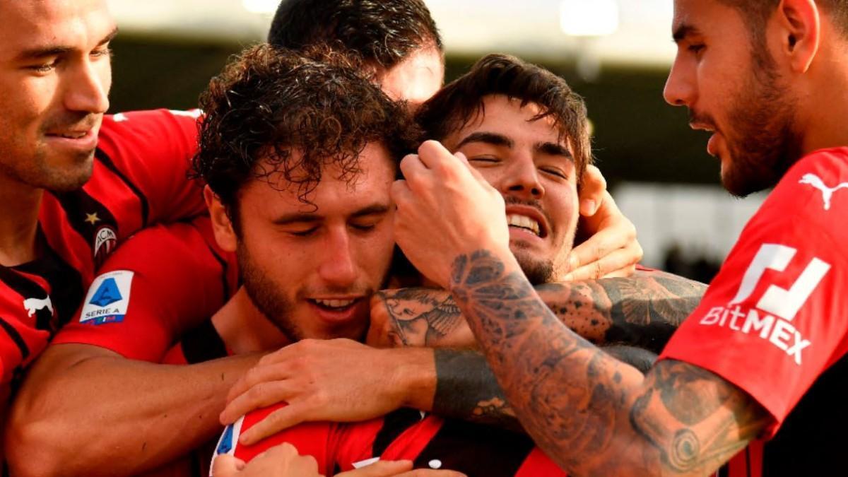 Brahim, felicitado por sus compañeros