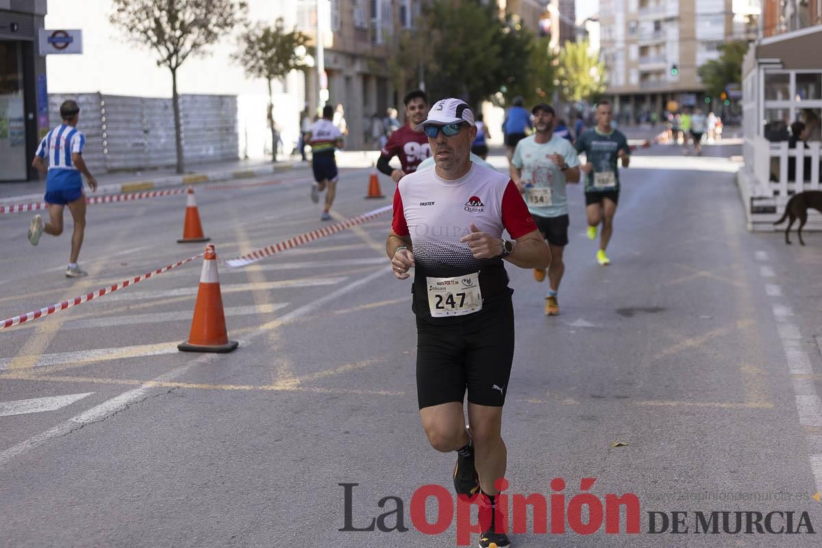 Carrera '10K Assota por ti' en Caravaca (salida y giro primera vuelta)