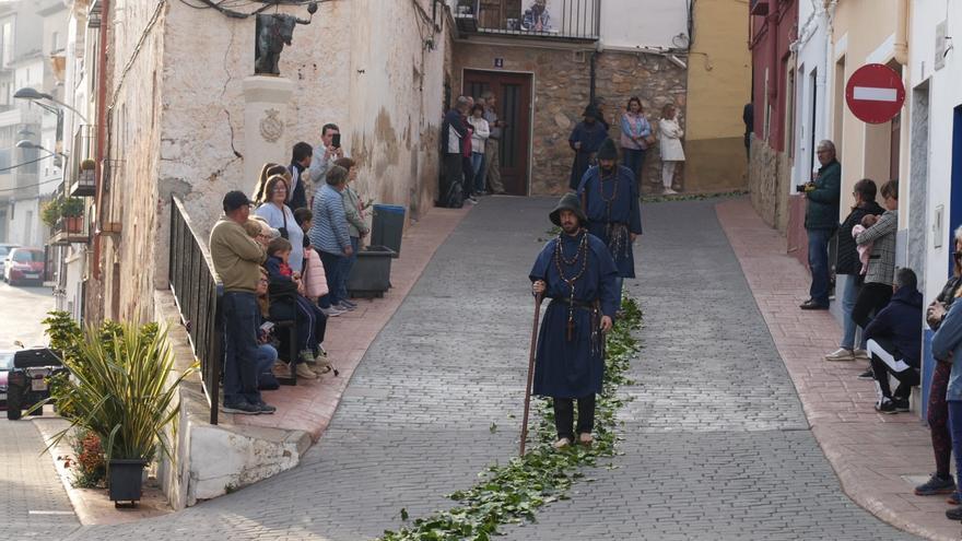 Vídeo: Els Pelegrins de les Useres inician el camino hacia Sant Joan de Penyagolosa