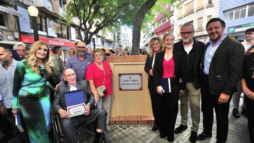 Una plaza recordará la memoria de José Bernabéu frente a uno de sus supermercados en Reina Victoria