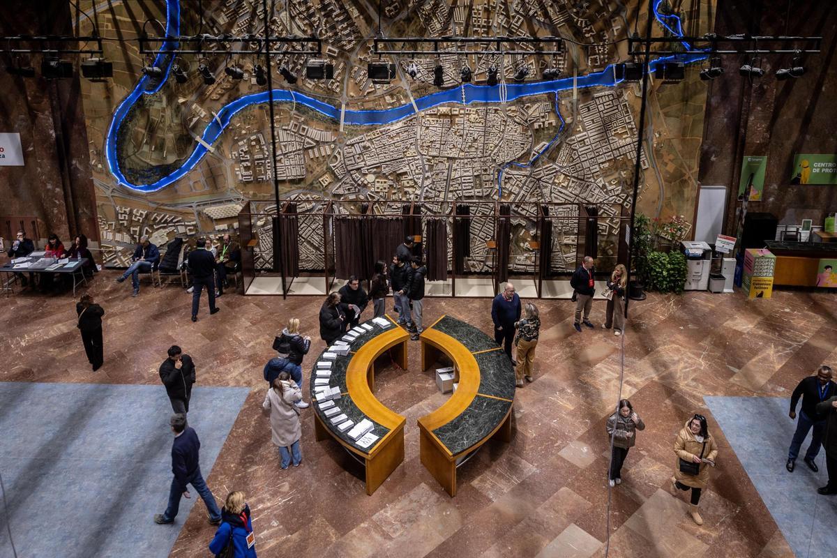 En imágenes | Así transcurre la jornada electoral en Aragón