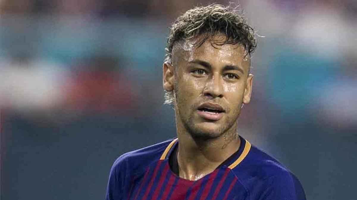 Neymar se va del Barça