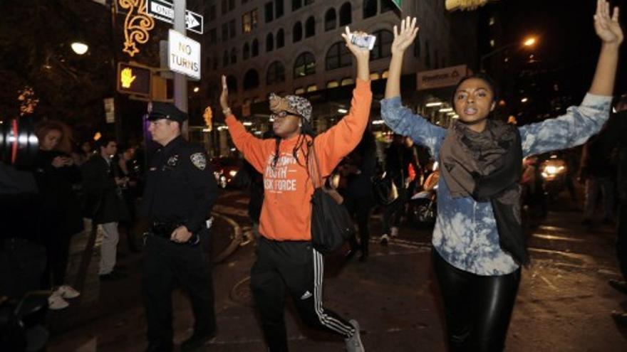 Violentos enfrentamientos en Ferguson tras la absolución del agente acusado de matar a Michael Brown