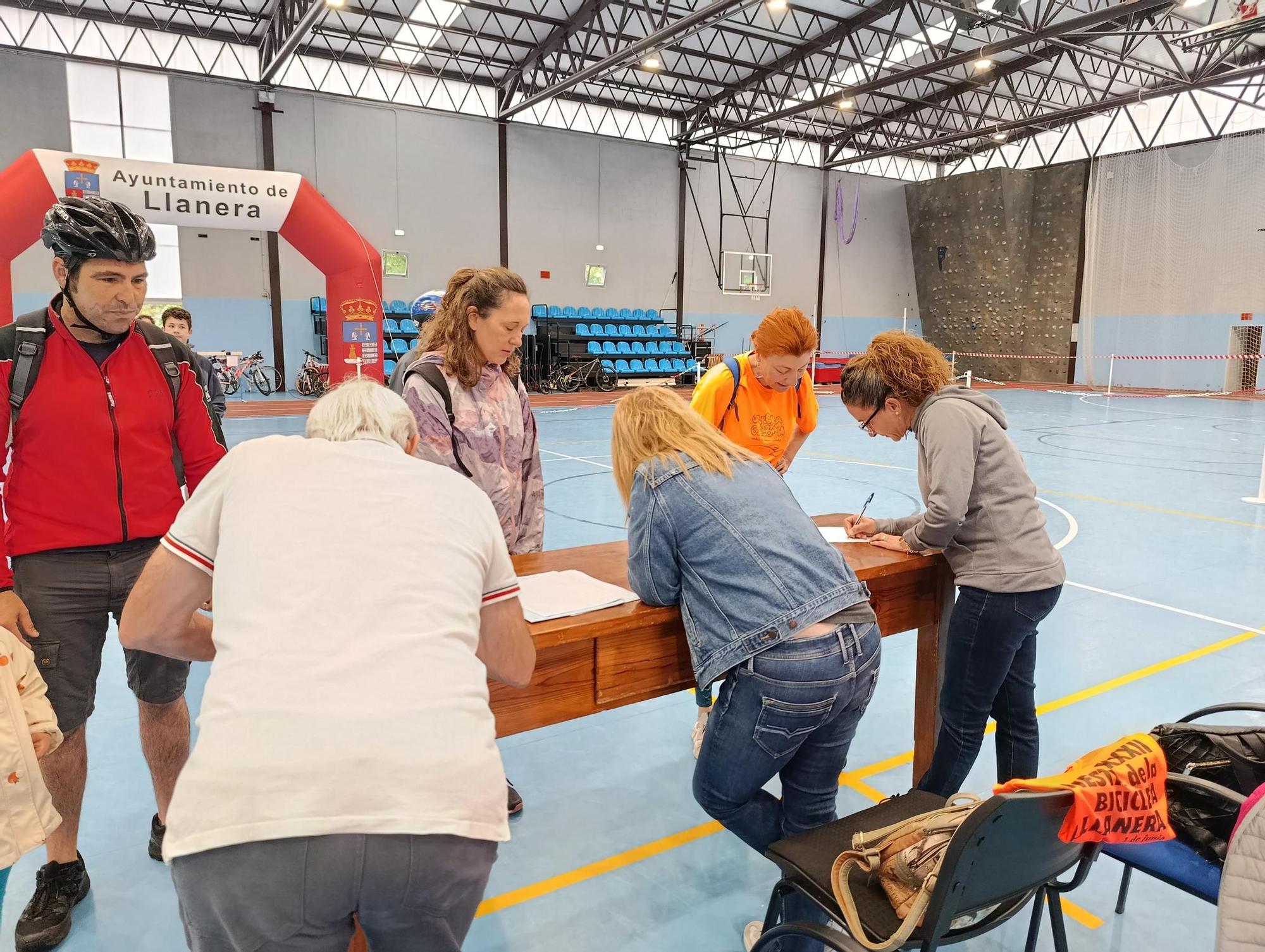 La Fiesta de la Bicicleta triunfa en Llanera