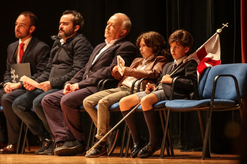 Álvaro Santacreu ejerce de Sant Jordiet en Alco