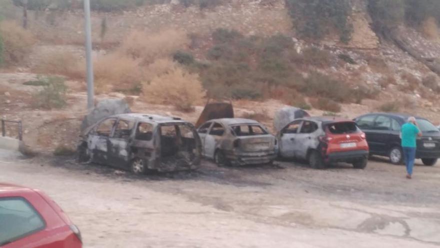 Los vehículos afectados por el fuego