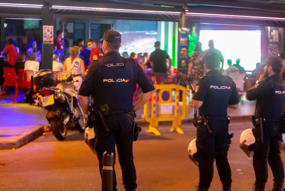 Aficionados del Tottenham y del Liverpool vibran en Benidorm con la final de la Champions