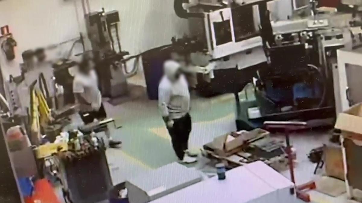 Vídeo de una de las entradas en una empresa de Pontecesures.
