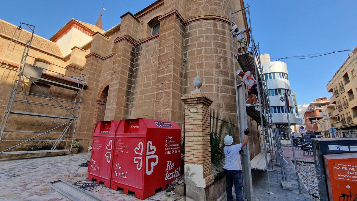 Inicio de las obras de rehabilitación de las cubiertas de las naves laterales de la iglesia de la Inmaculada