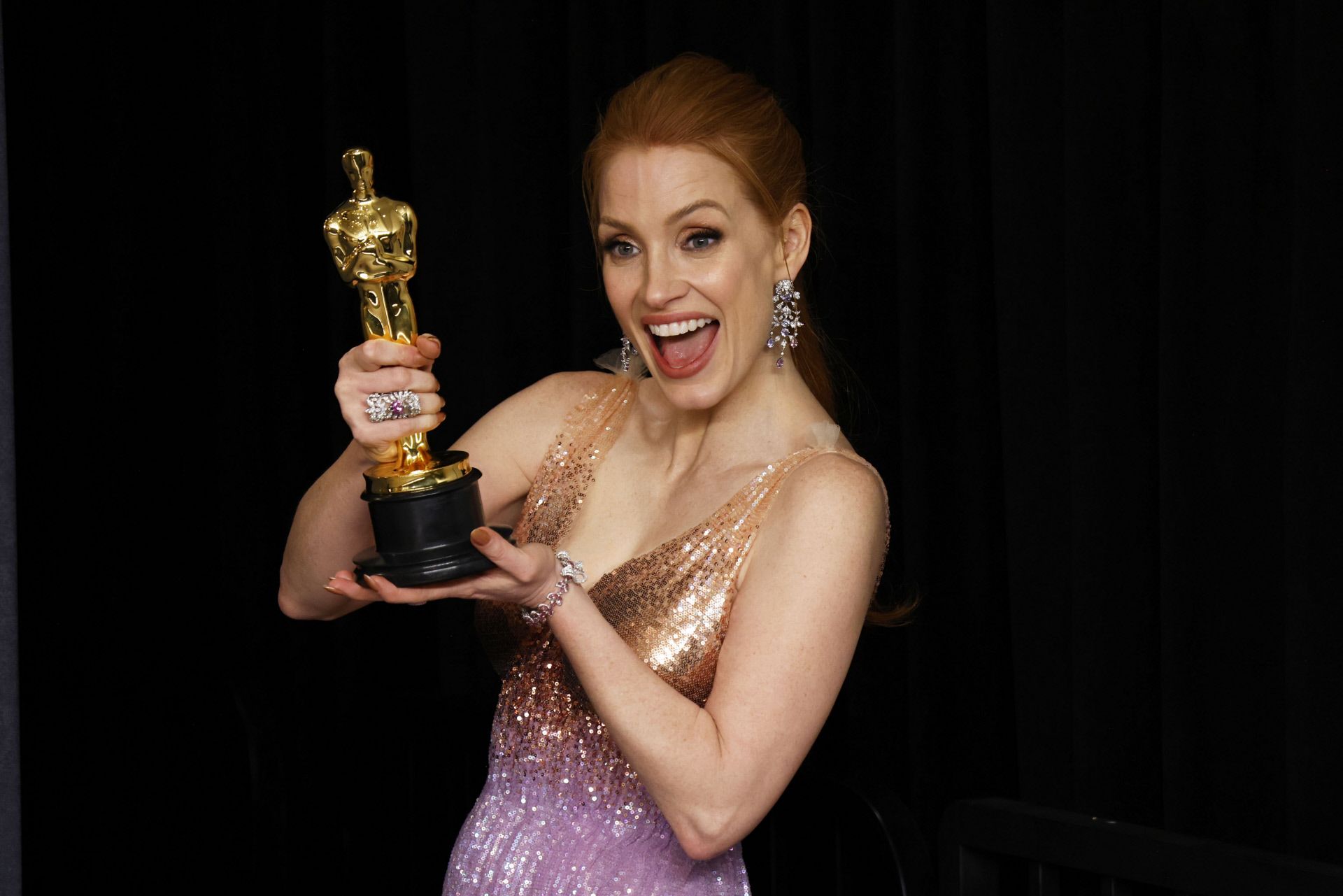 Jessica Chastain ganadora del Oscar a Mejor Actriz en 2022.