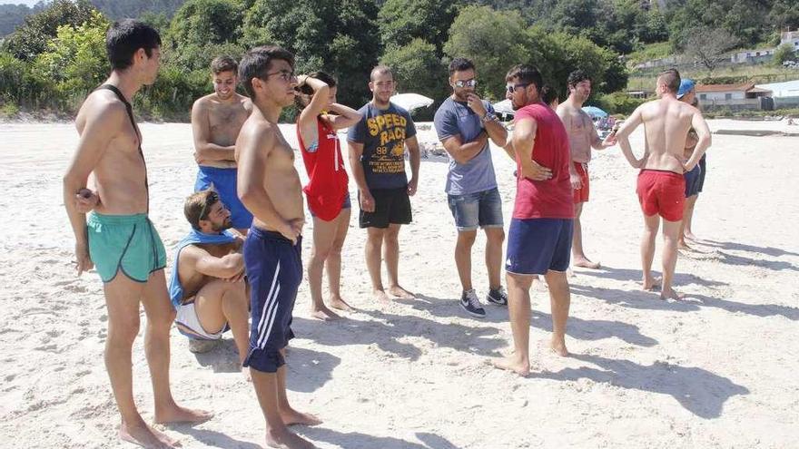 Pruebas de selección de los patrones de socorrismo celebradas ayer. // S.A.