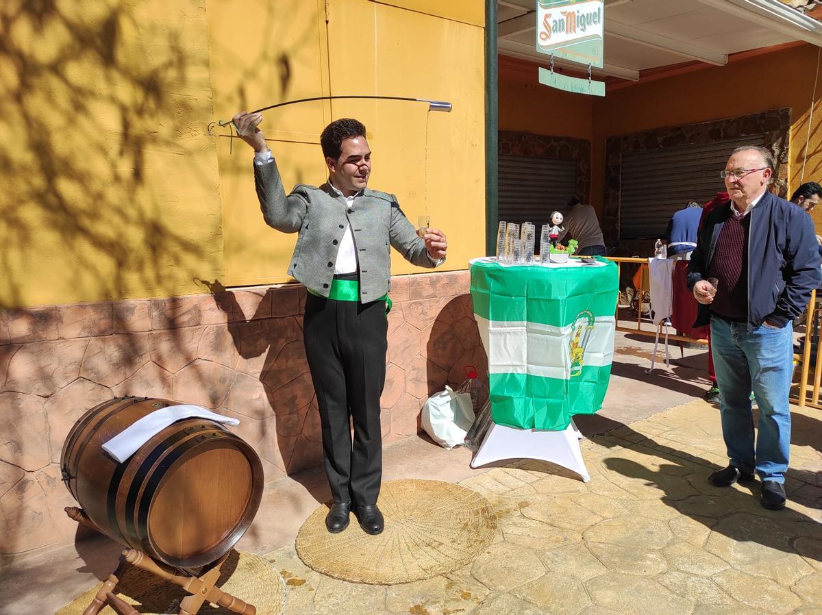 Aguilar celebra el 28-F con vino y otros productos de la tierra.