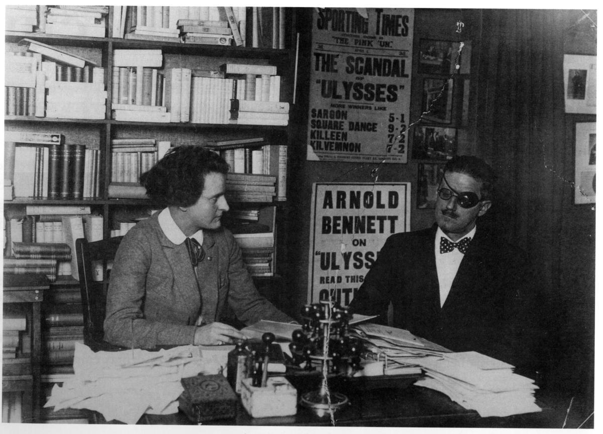 James Joyce con Silvia Beach, primera editora de 'Ulises'.