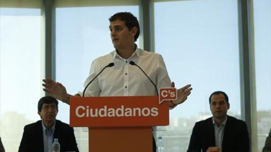 Rivera no descarta ahora entrar en un gobierno del PSOE