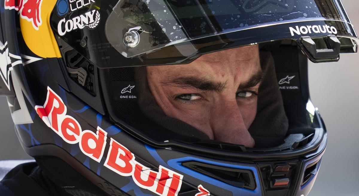 La mirada de Pedro Acosta (KTM) demuestra que este año irá a por todas, aunque en 2027 corra para Ducati.