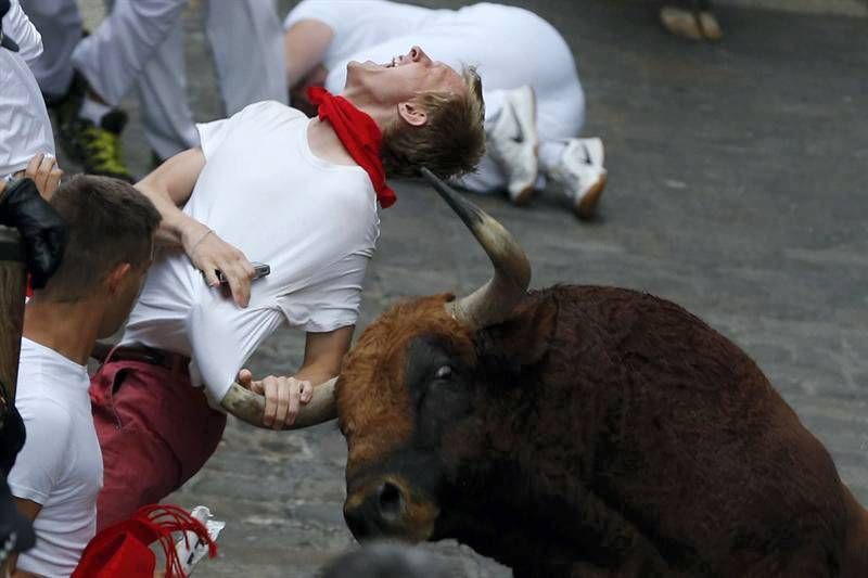 Fotogalería: 6º encierro de los Sanfermines 2013