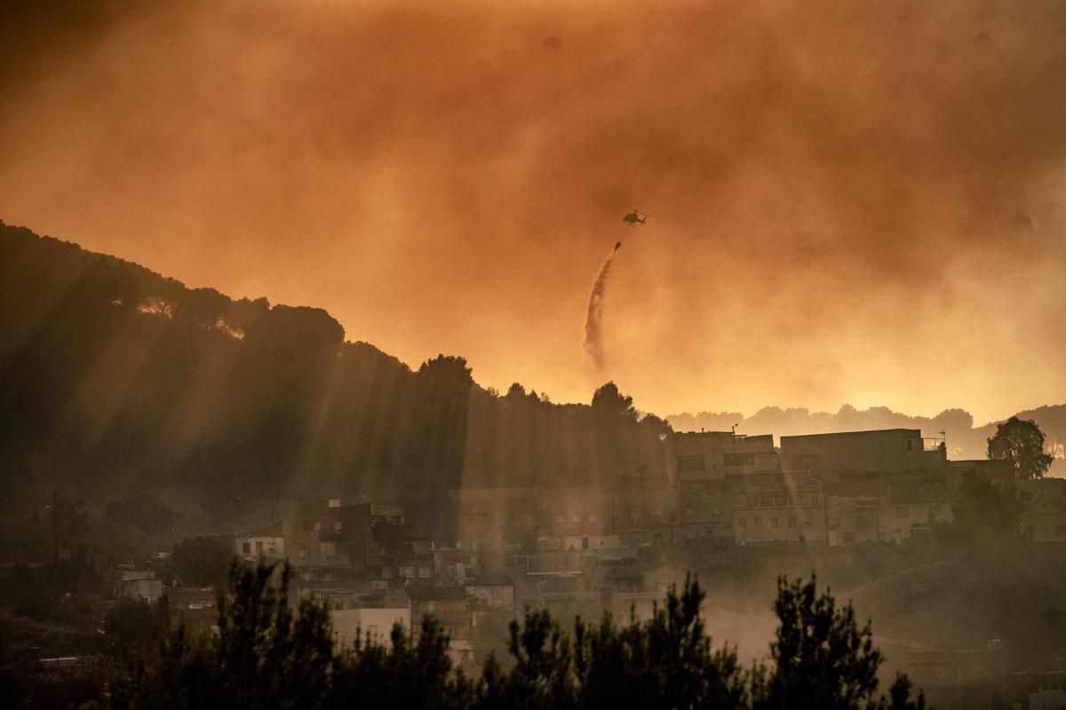 Imágenes del Incendio que recorre la sierra de Collserola