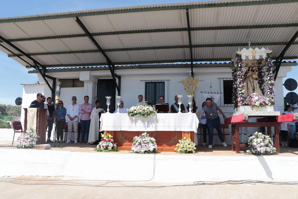 Hinojosa celebra la romería de la Virgen de la Antigua Coronada