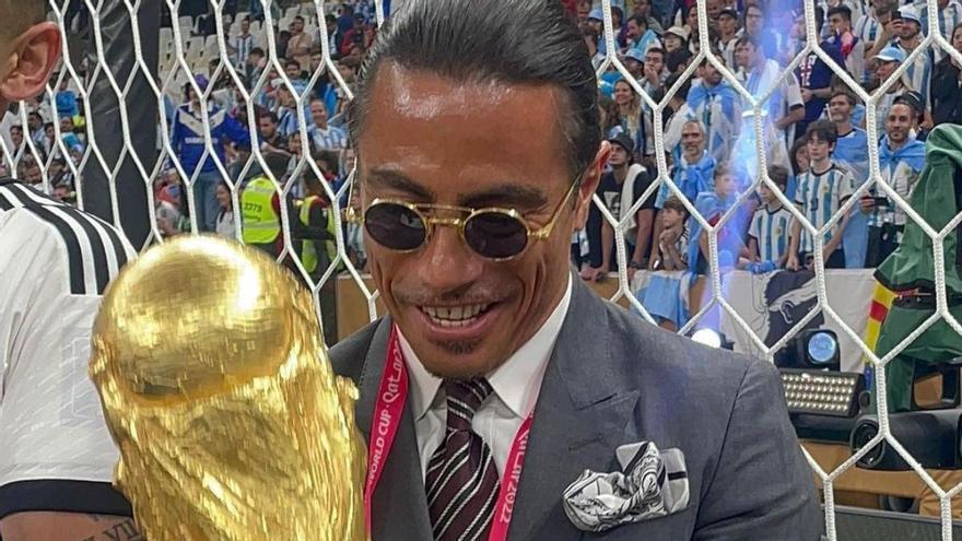 La FIFA investiga a Salt Bae por su ‘celebración’ con Argentina