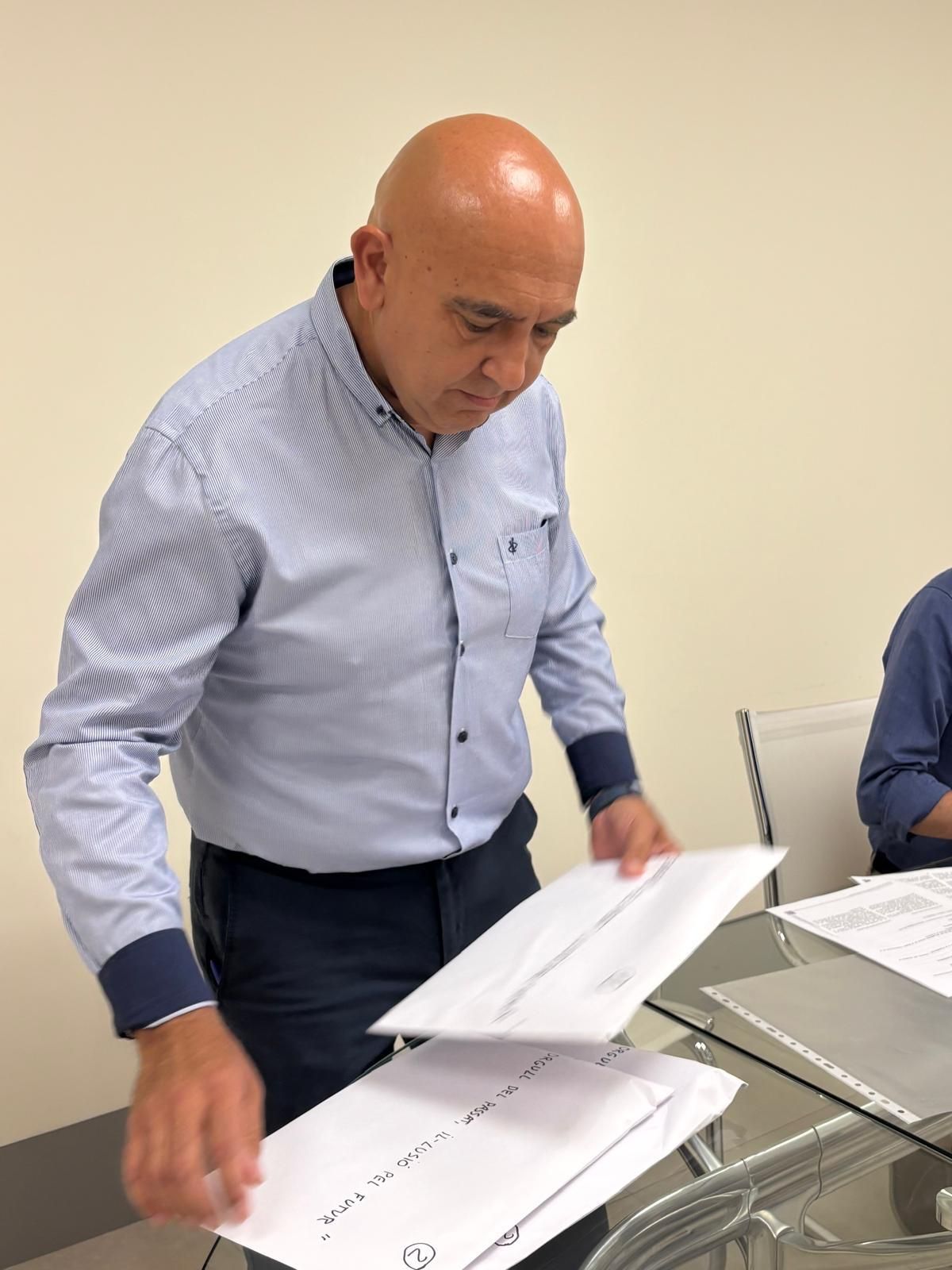 Collazos, en el momento de presentar la documentación de su candidatura.