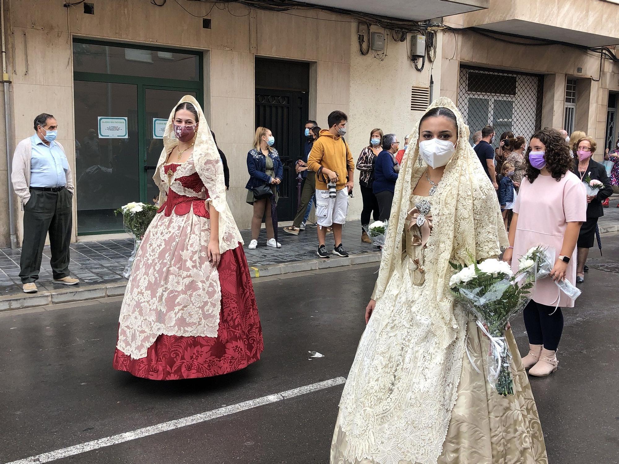 Vive en imágenes la ofrenda de flores a la Mare de Déu del Roser en Almassora