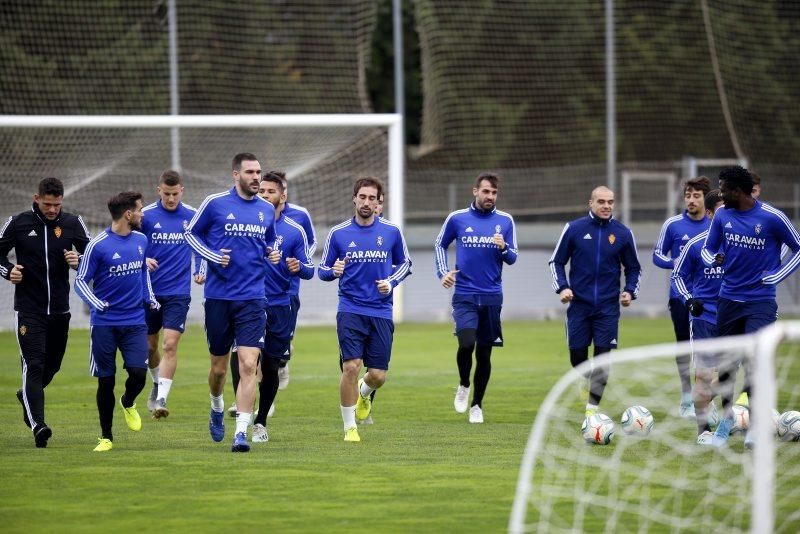 Entrenamiento del Real Zaragoza antes del partido contra la SD Huesca