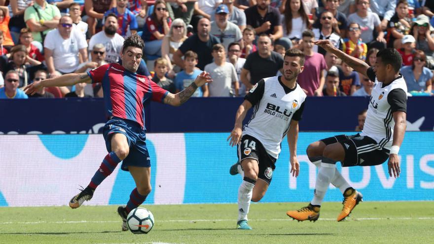 El entradón de Jeison Murillo en el área del Valencia